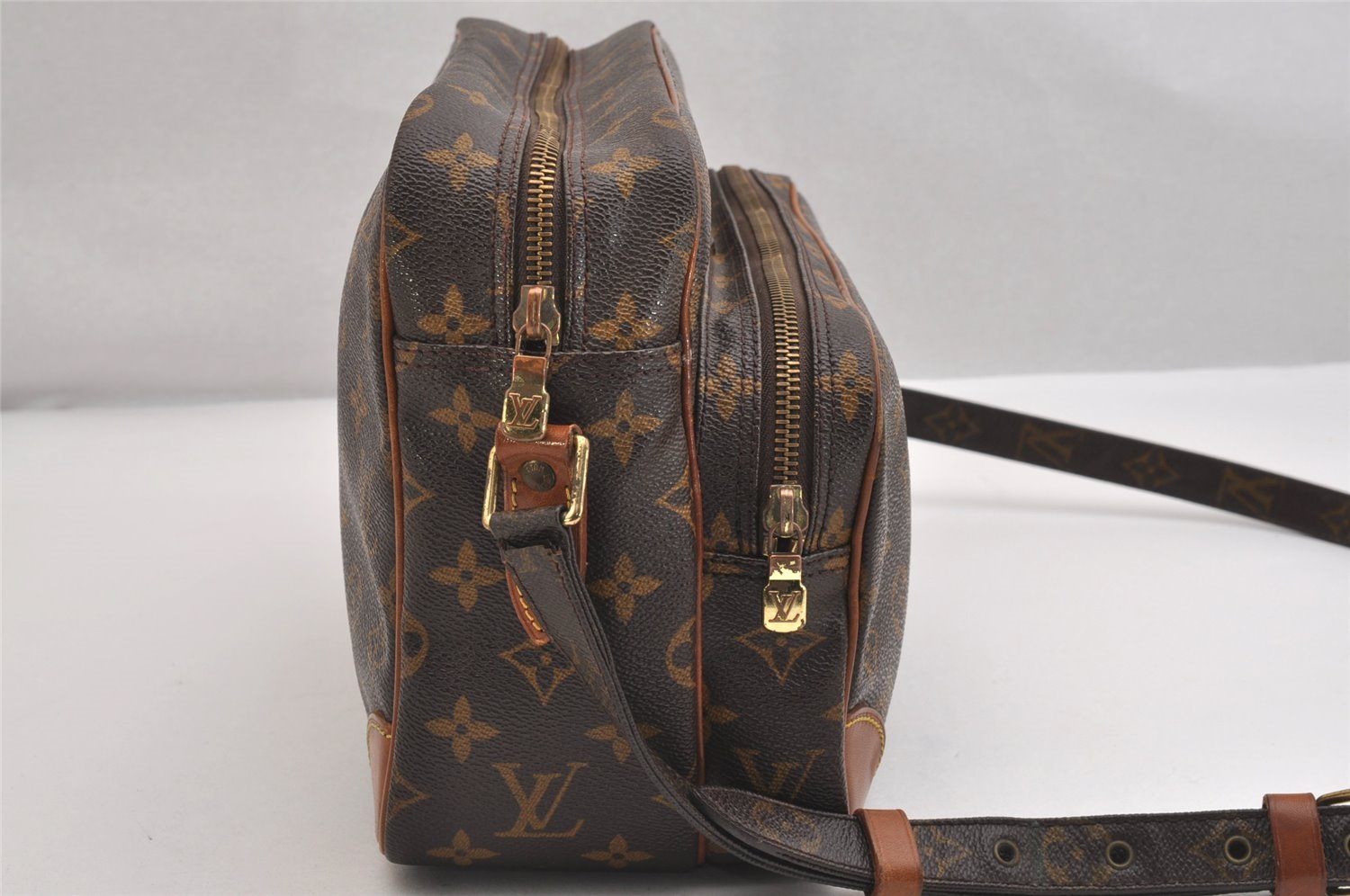 Authentic Louis Vuitton Monogram Nile Shoulder Cross Body Bag M45244 LV 2572I
