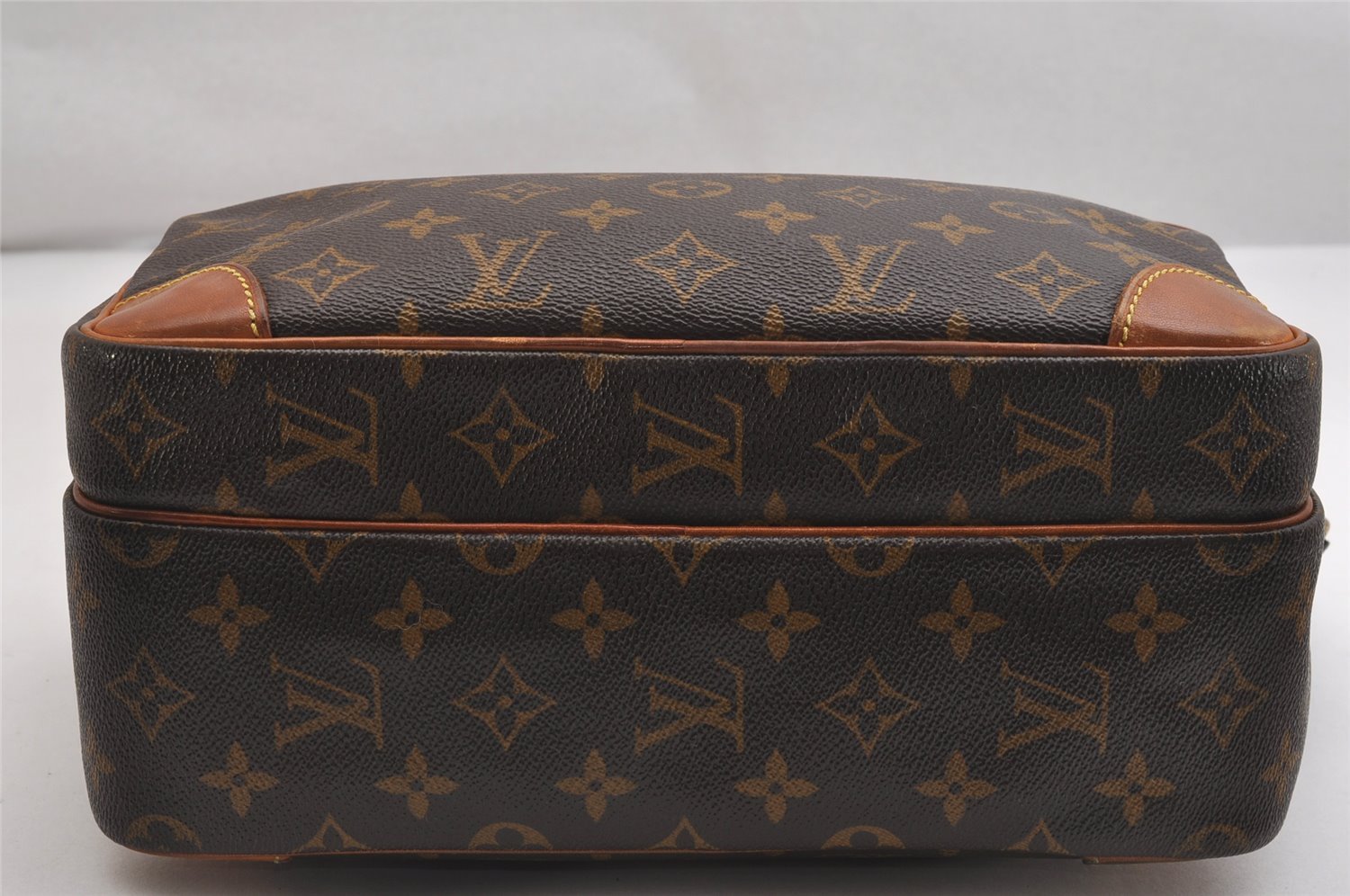 Authentic Louis Vuitton Monogram Nile Shoulder Cross Body Bag M45244 LV 2572I