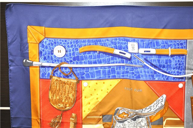 Authentic HERMES Carre 90 Scarf 