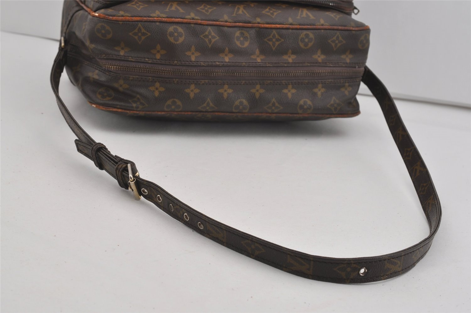 Authentic Louis Vuitton Monogram Nile 34 Shoulder Cross Body Bag Old Model 2581I
