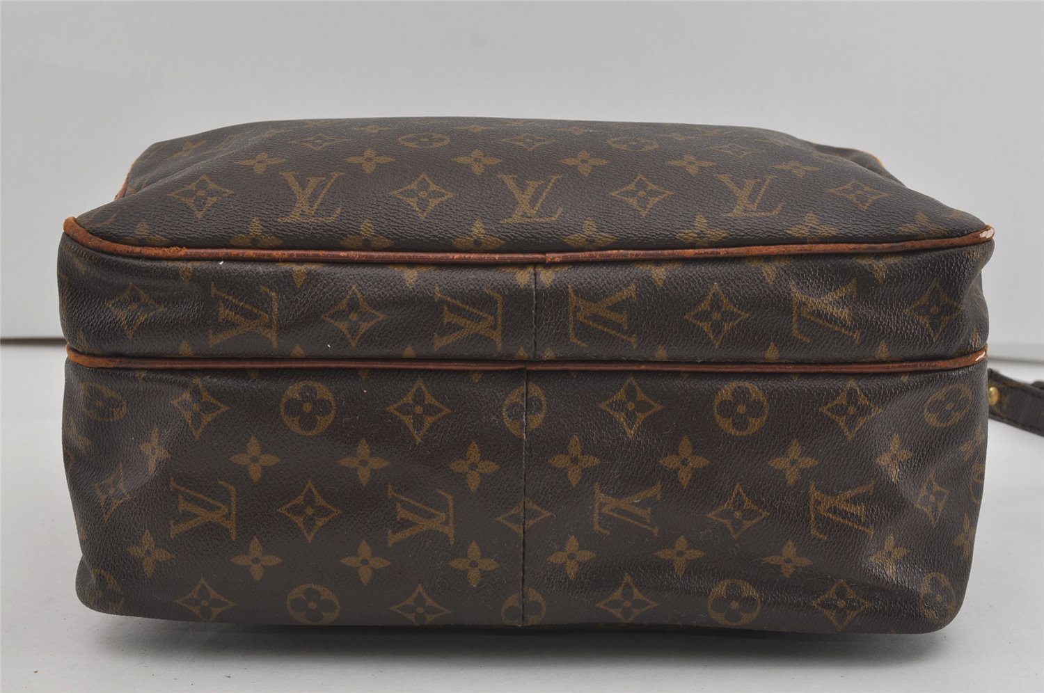 Authentic Louis Vuitton Monogram Nile 34 Shoulder Cross Body Bag Old Model 2581I