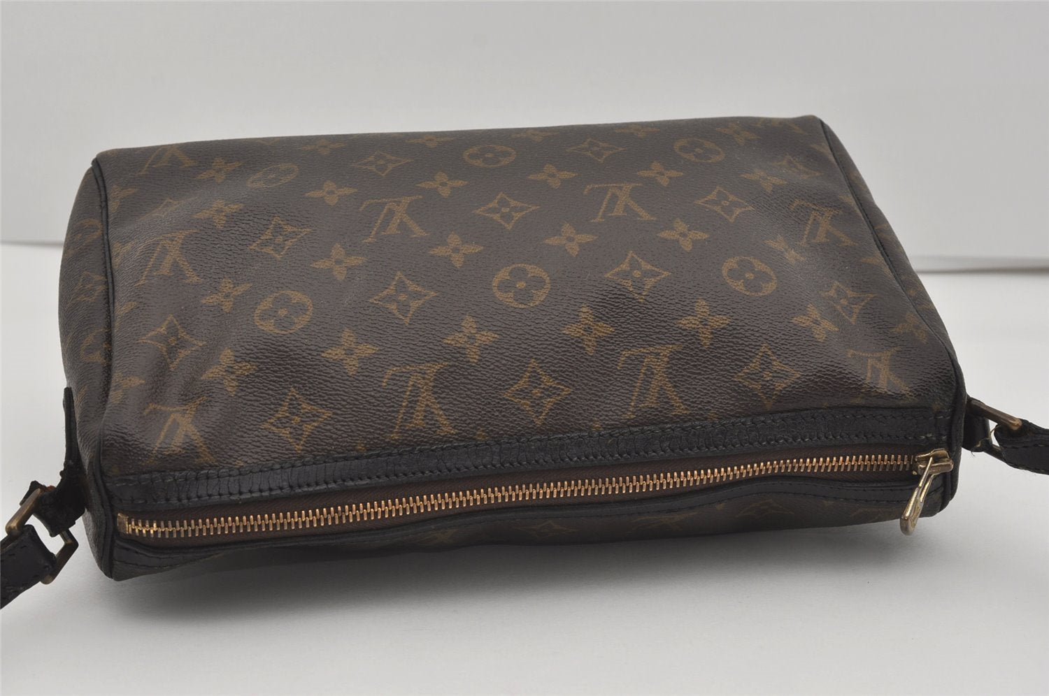 Authentic Louis Vuitton Monogram Tulleries MM Shoulder Bag M51348 LV Junk 2582I
