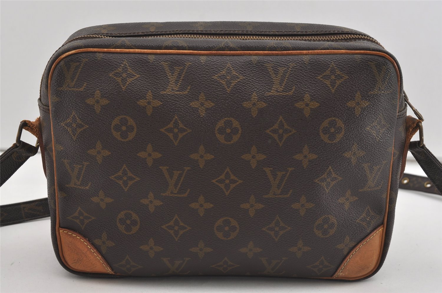 Authentic Louis Vuitton Monogram Nile Shoulder Cross Body Bag M45244 LV 2586I