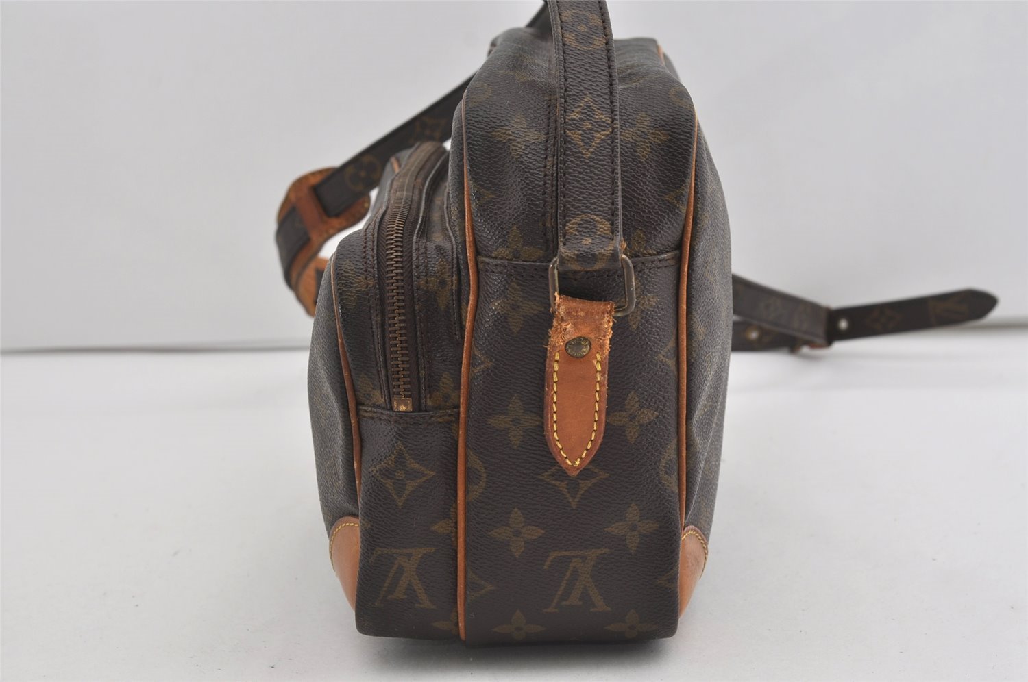 Authentic Louis Vuitton Monogram Nile Shoulder Cross Body Bag M45244 LV 2586I