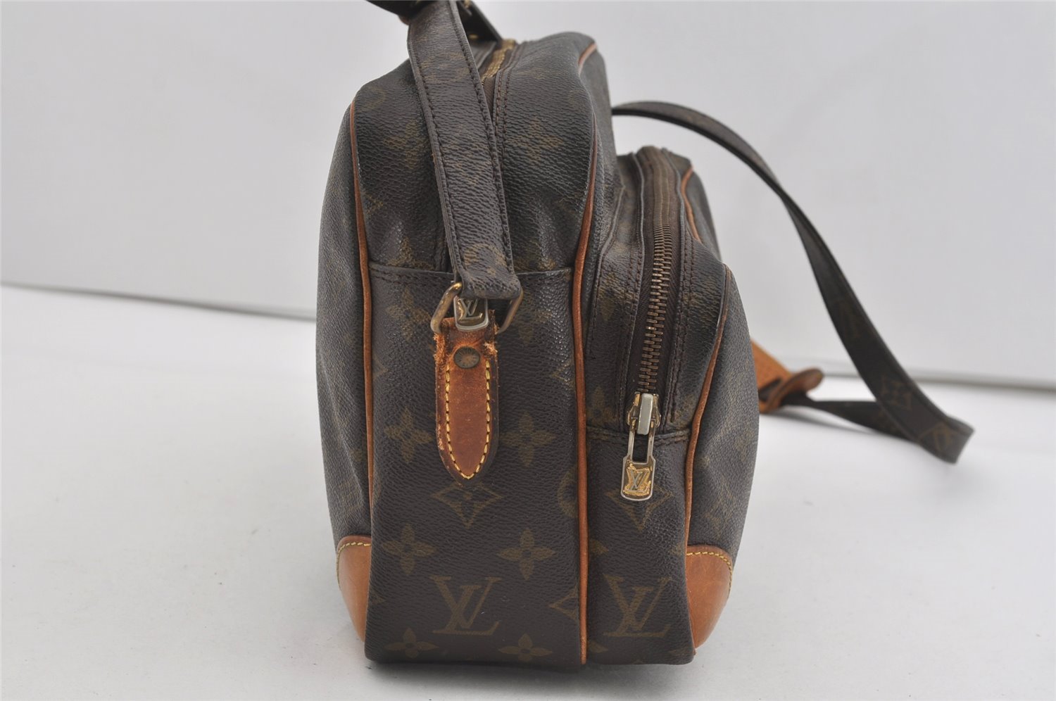 Authentic Louis Vuitton Monogram Nile Shoulder Cross Body Bag M45244 LV 2586I