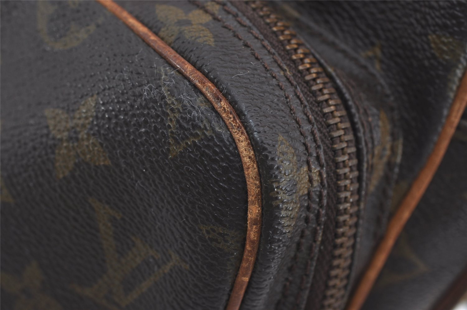 Authentic Louis Vuitton Monogram Nile Shoulder Cross Body Bag M45244 LV 2586I