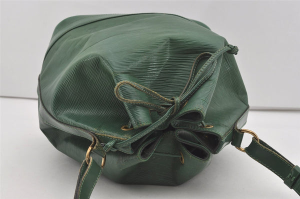 Authentic Louis Vuitton Epi Noe Shoulder Drawstring Bag Green M44004 LV 2591I