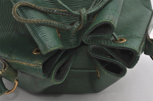 Authentic Louis Vuitton Epi Noe Shoulder Drawstring Bag Green M44004 LV 2591I