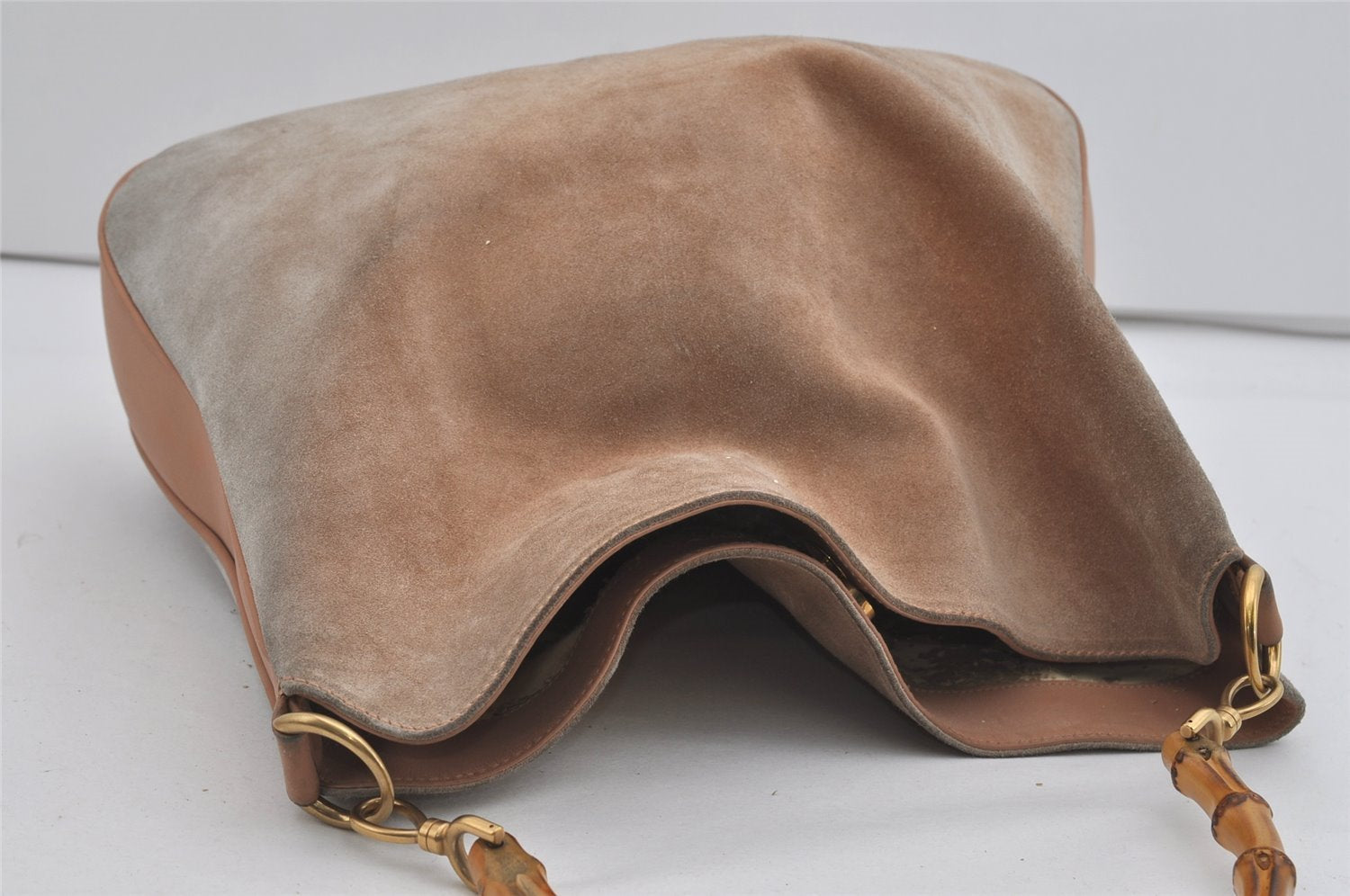 Authentic GUCCI Vintage Bamboo Shoulder Tote Bag Suede Leather Beige Junk 2593I