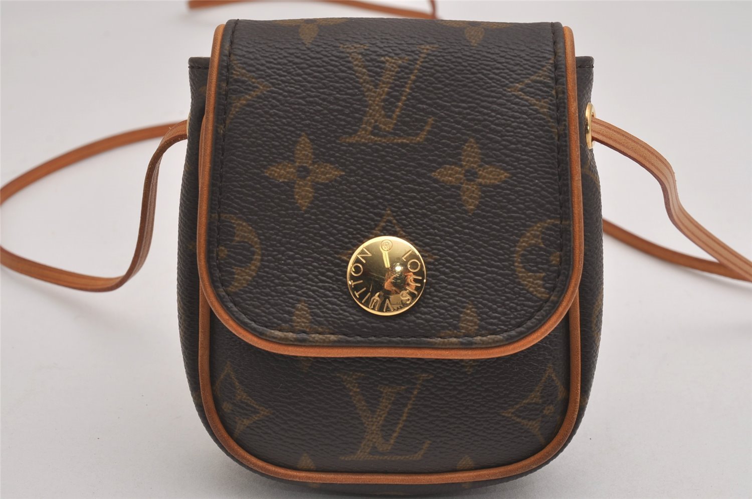 Authentic Louis Vuitton Monogram Pochette Cancun Shoulder Pouch M60018 LV 2594I