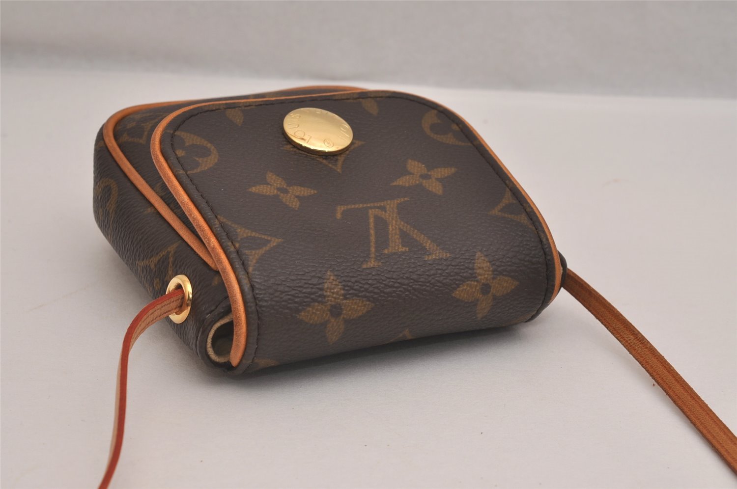 Authentic Louis Vuitton Monogram Pochette Cancun Shoulder Pouch M60018 LV 2594I