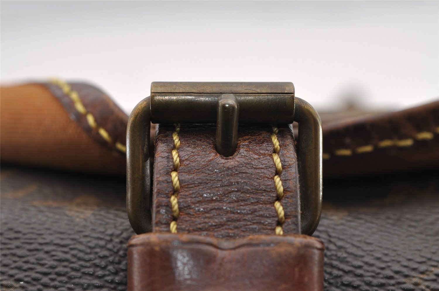 Authentic Louis Vuitton Monogram Saumur 30 Shoulder Cross Bag M42256 LV 2595I