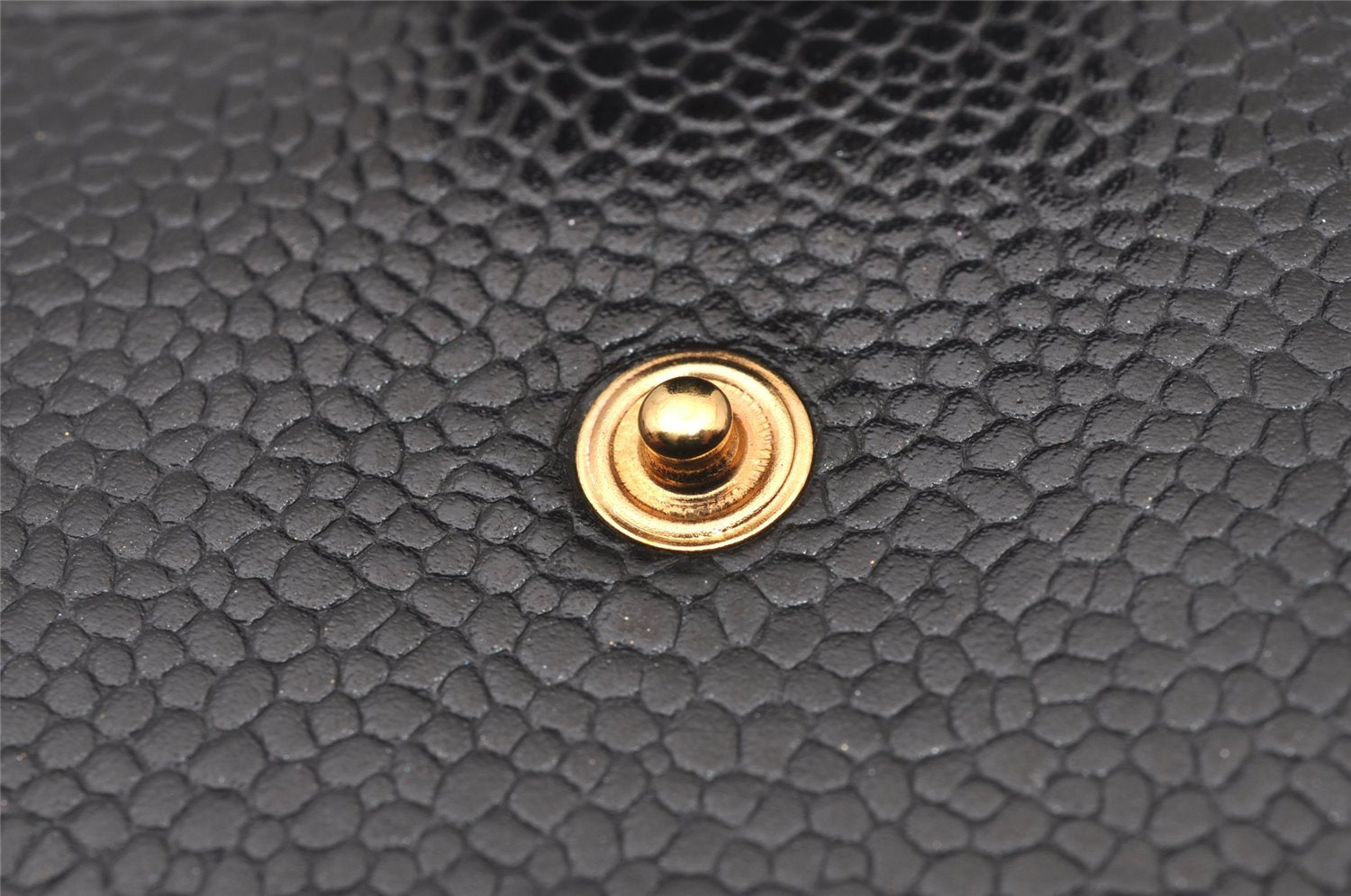 Authentic CHANEL Vintage Caviar Skin CoCo Mark Bifold Wallet Purse Black 2608I
