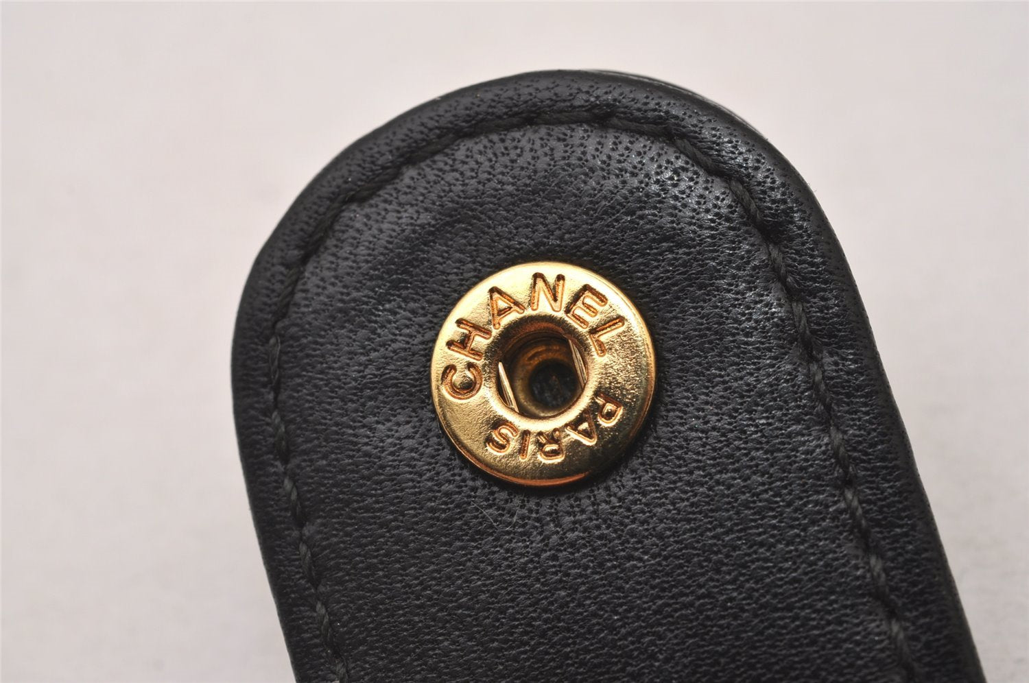 Authentic CHANEL Vintage Caviar Skin CoCo Mark Bifold Wallet Purse Black 2608I