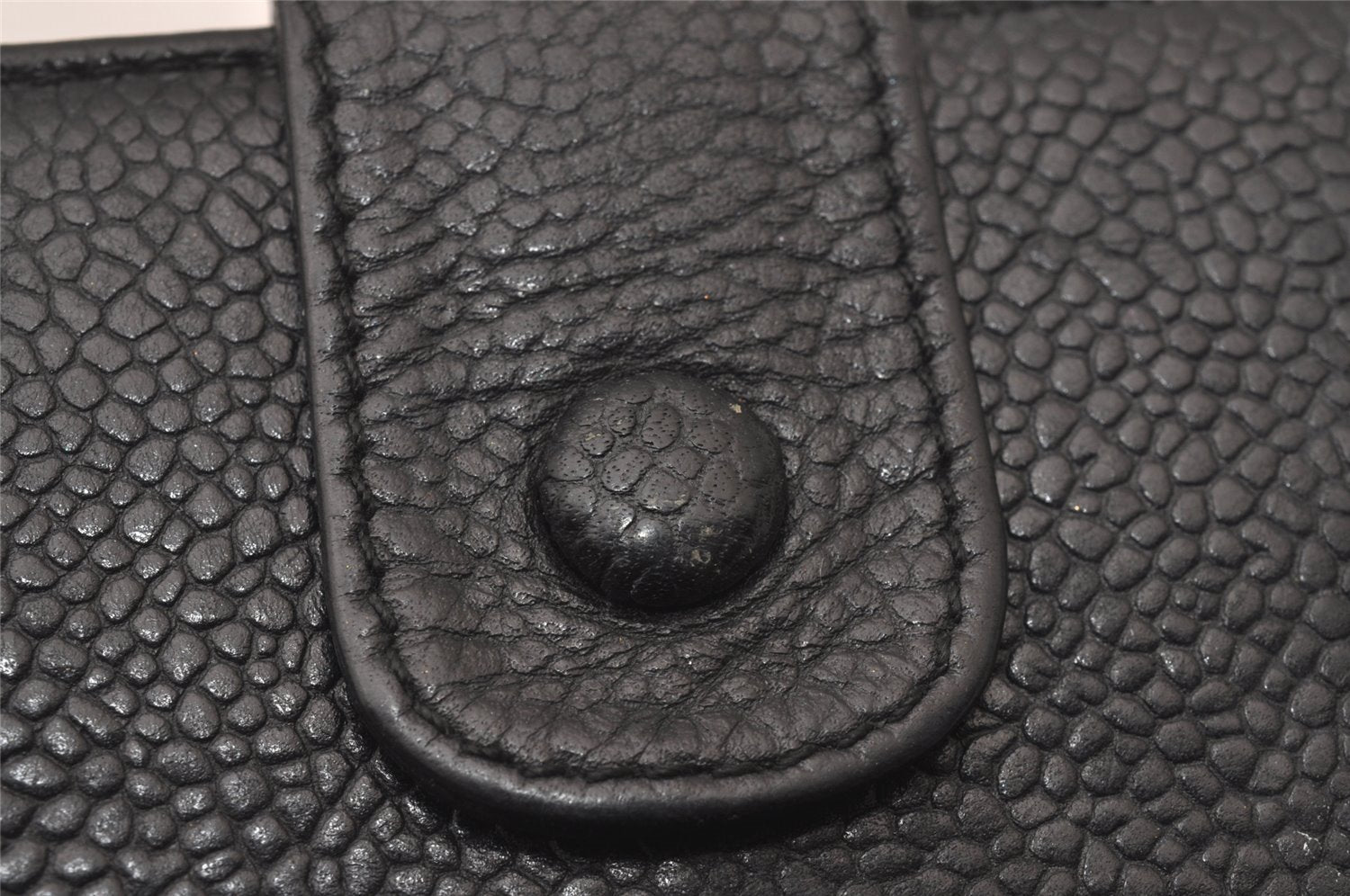 Authentic CHANEL Vintage Caviar Skin CoCo Mark Bifold Wallet Purse Black 2609I