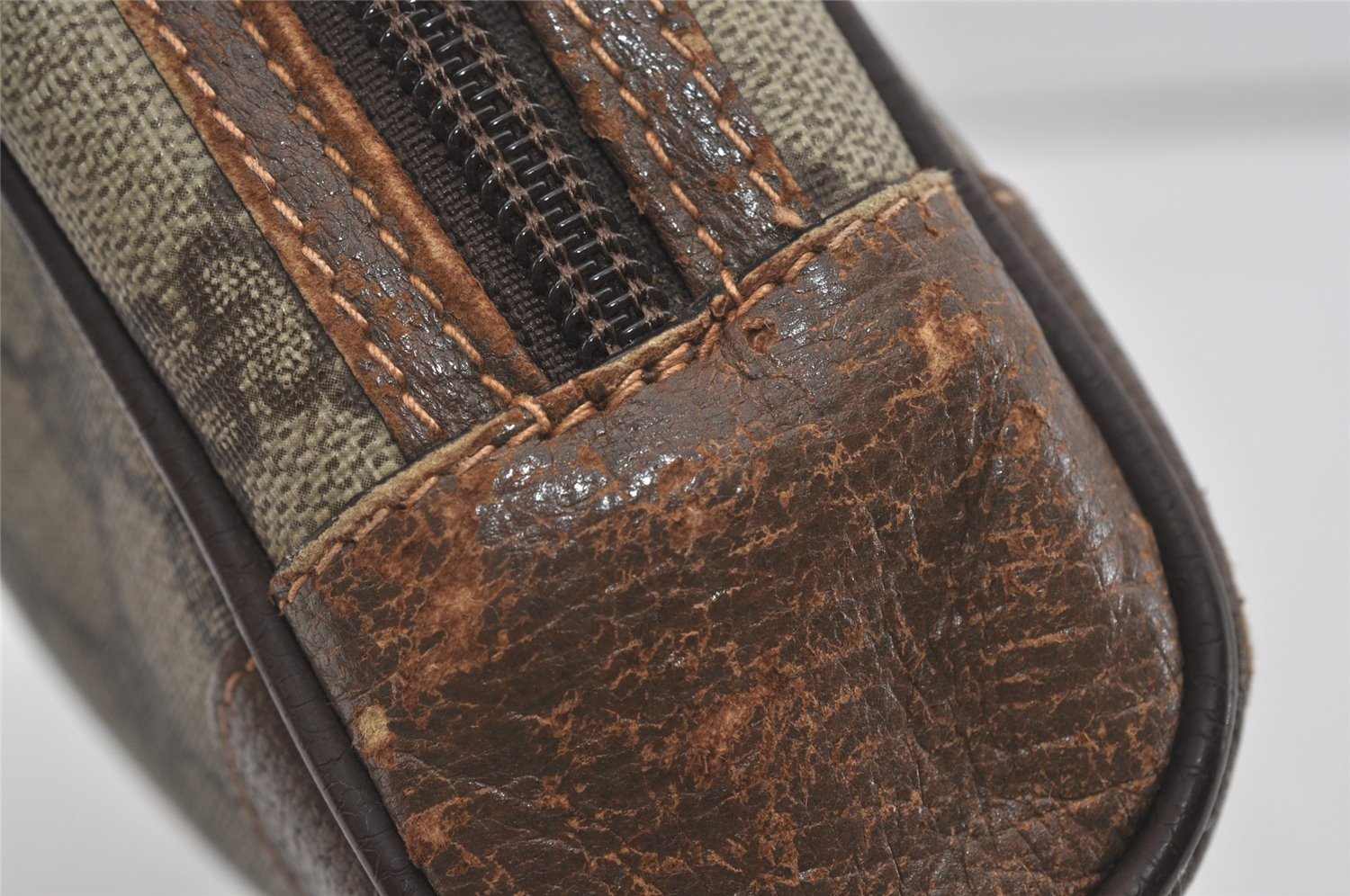 Authentic GUCCI Vintage Clutch Hand Bag Purse GG PVC Leather Brown 2612I