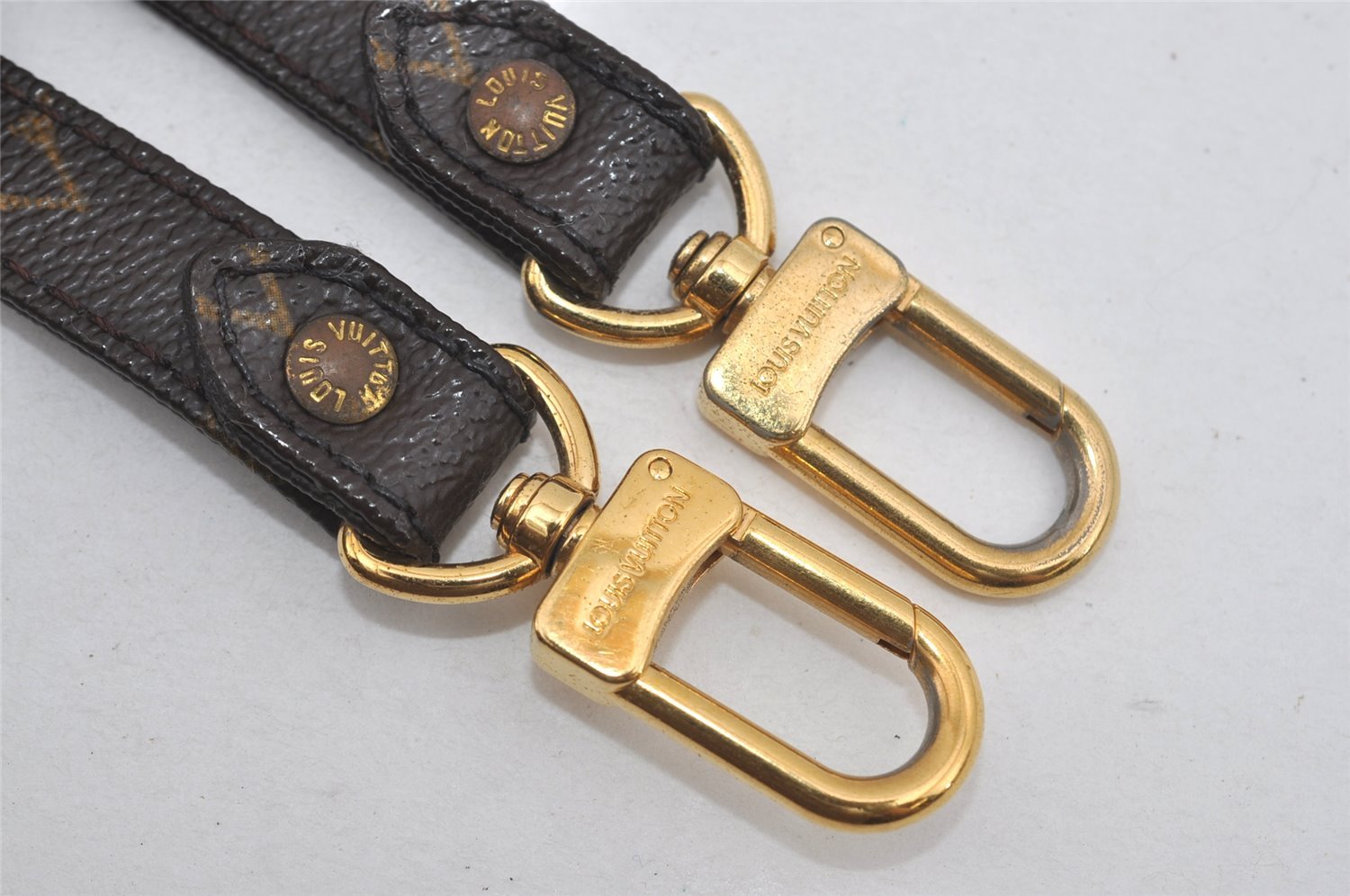 Authentic Louis Vuitton Monogram Shoulder Strap 47.6