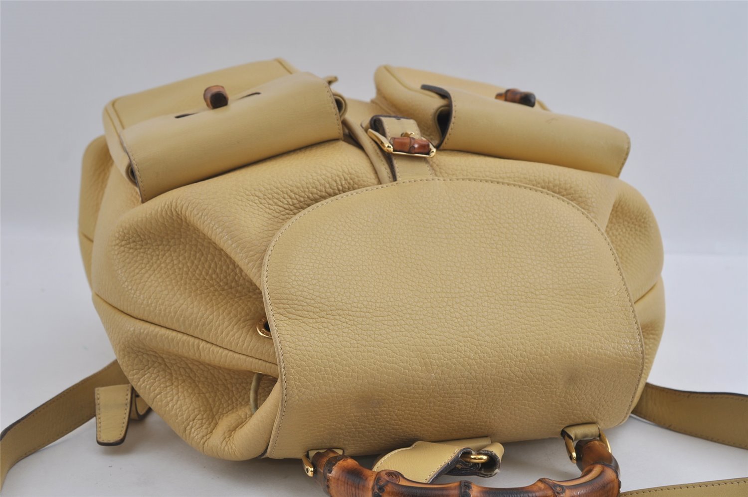 Authentic GUCCI Bamboo Vintage Backpack Leather Yellow Cream 2619I