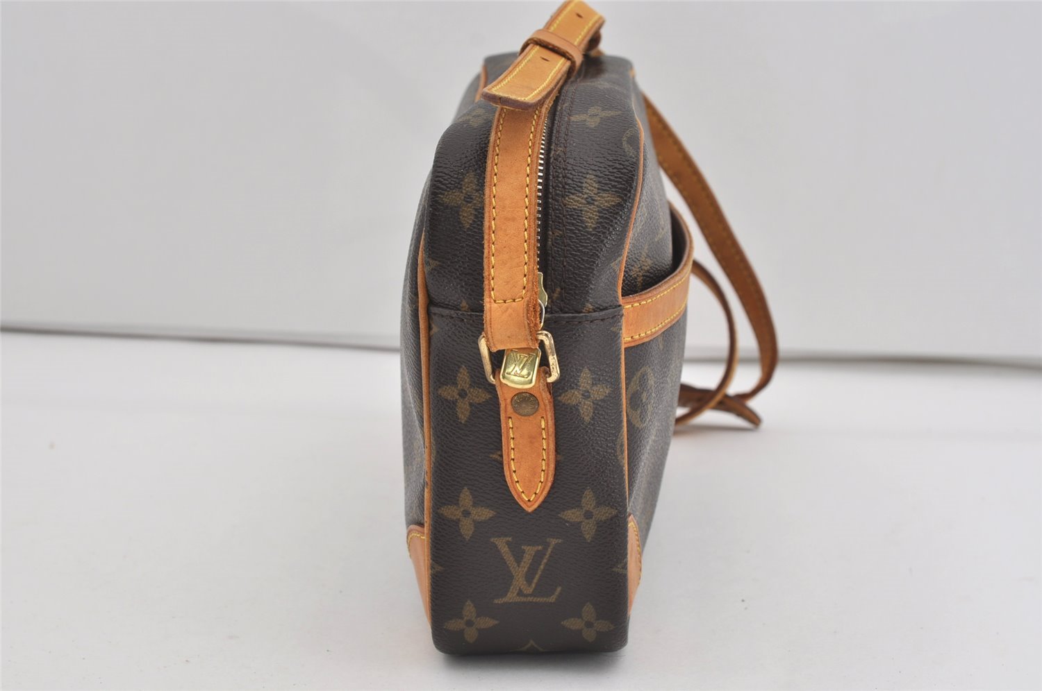 Authentic Louis Vuitton Monogram Trocadero 27 Shoulder Cross Bag M51274 LV 2637I