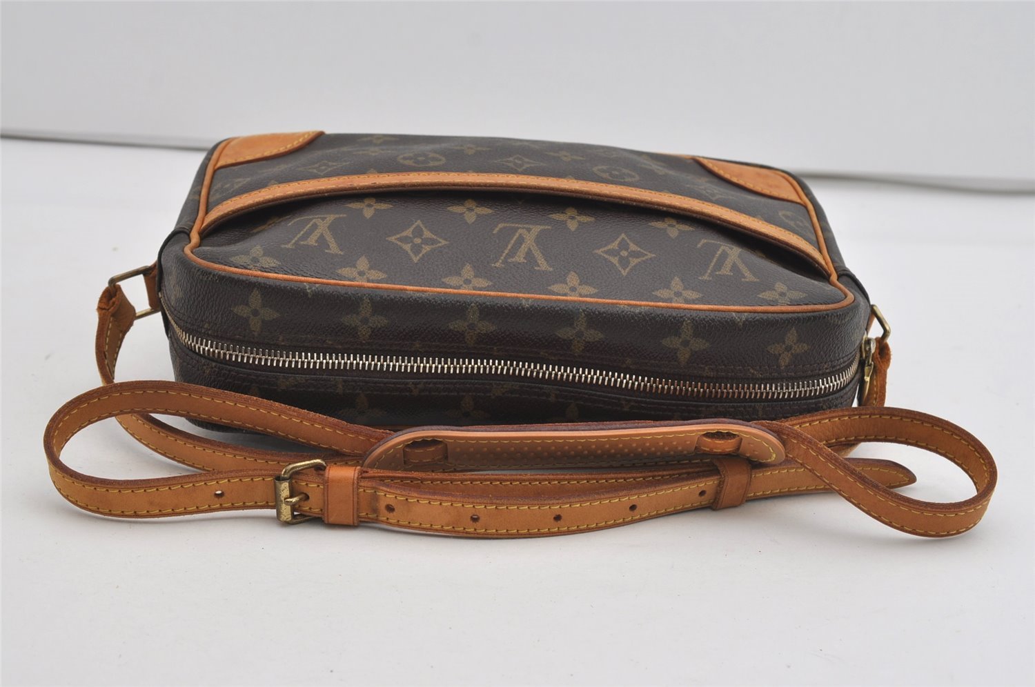 Authentic Louis Vuitton Monogram Trocadero 27 Shoulder Cross Bag M51274 LV 2637I