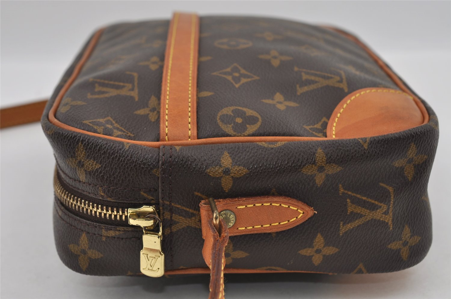 Authentic Louis Vuitton Monogram Trocadero 27 Shoulder Cross Bag M51274 LV 2648I