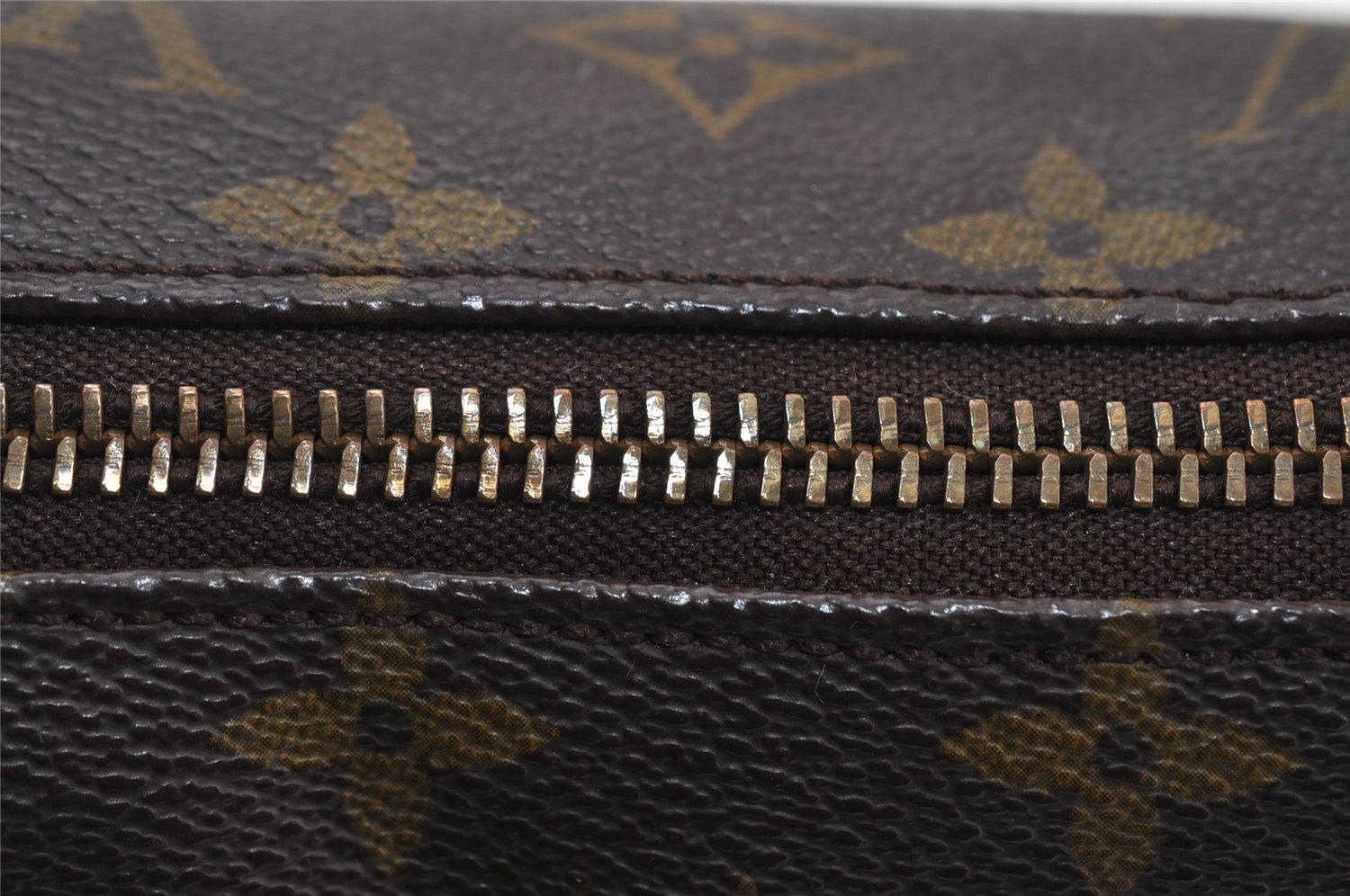 Authentic Louis Vuitton Monogram Boulogne 30 Shoulder Cross Bag Old Model 2662I