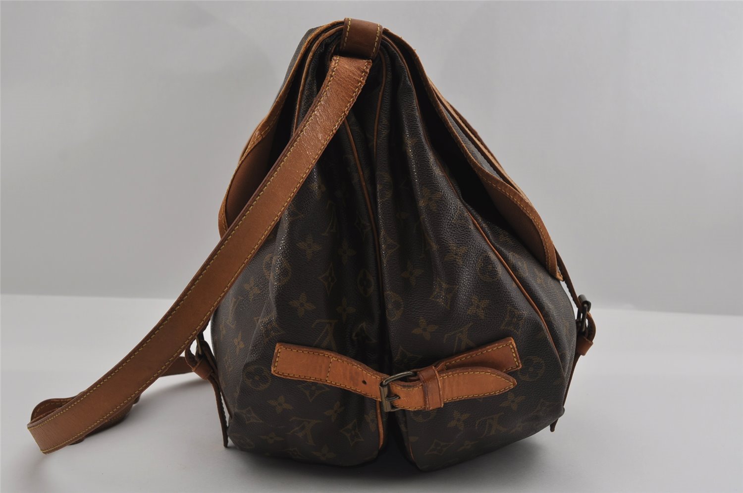 Authentic Louis Vuitton Monogram Saumur 43 Shoulder Cross Bag M42252 LV 2666I