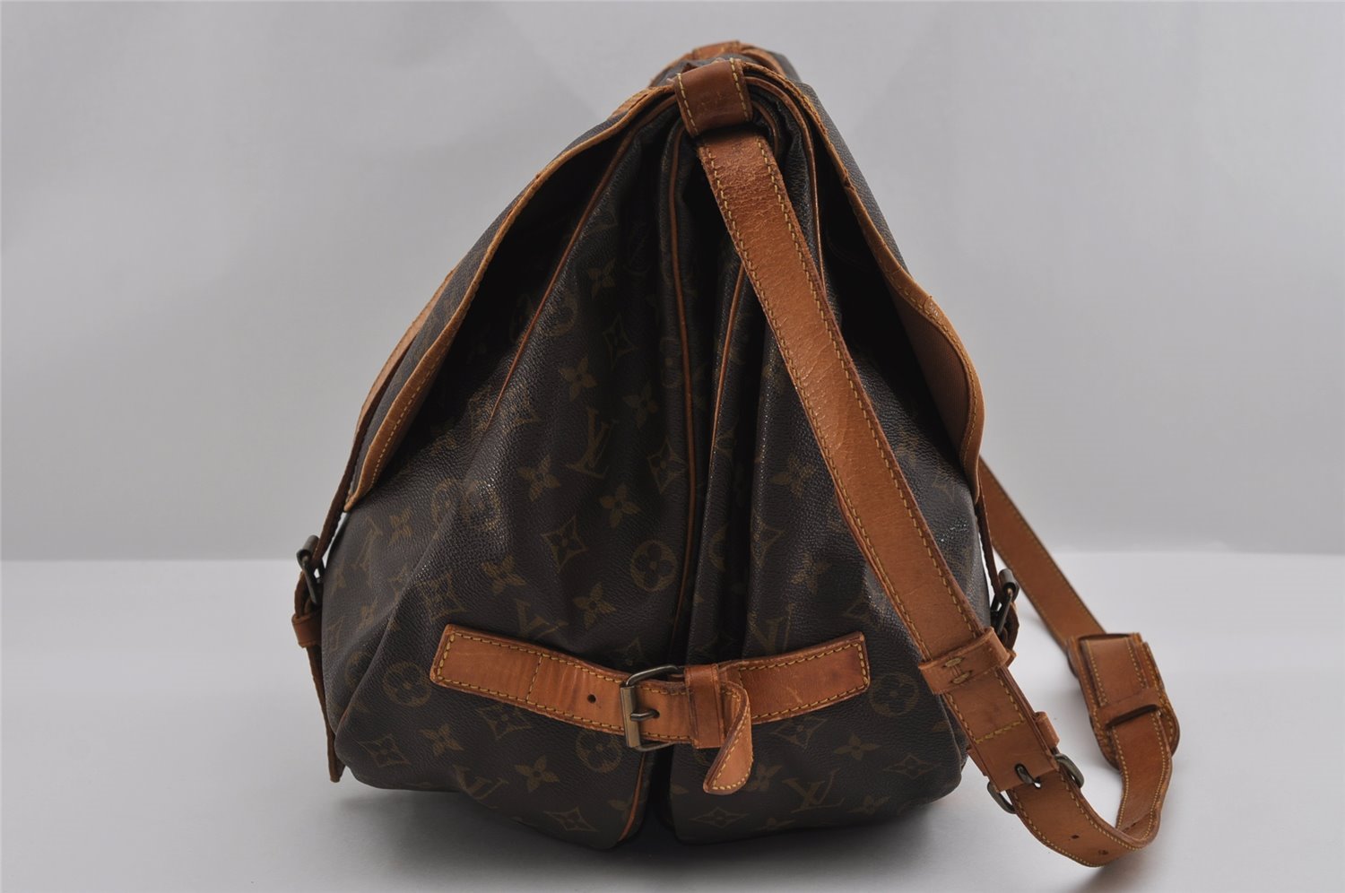 Authentic Louis Vuitton Monogram Saumur 43 Shoulder Cross Bag M42252 LV 2666I