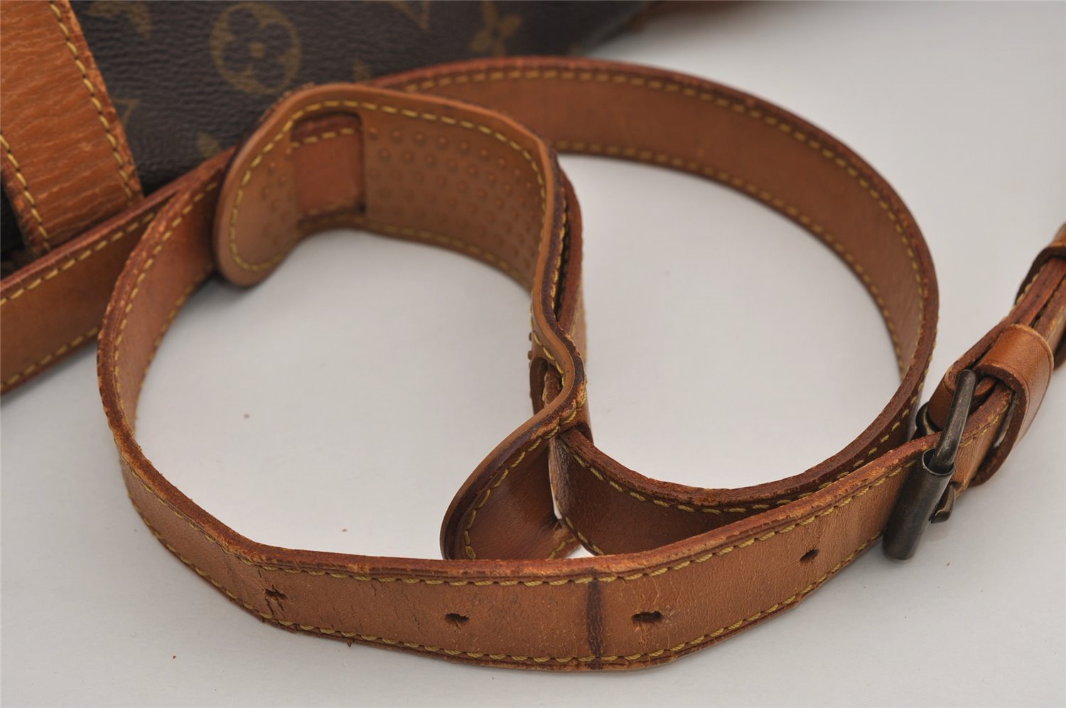 Authentic Louis Vuitton Monogram Saumur 43 Shoulder Cross Bag M42252 LV 2666I