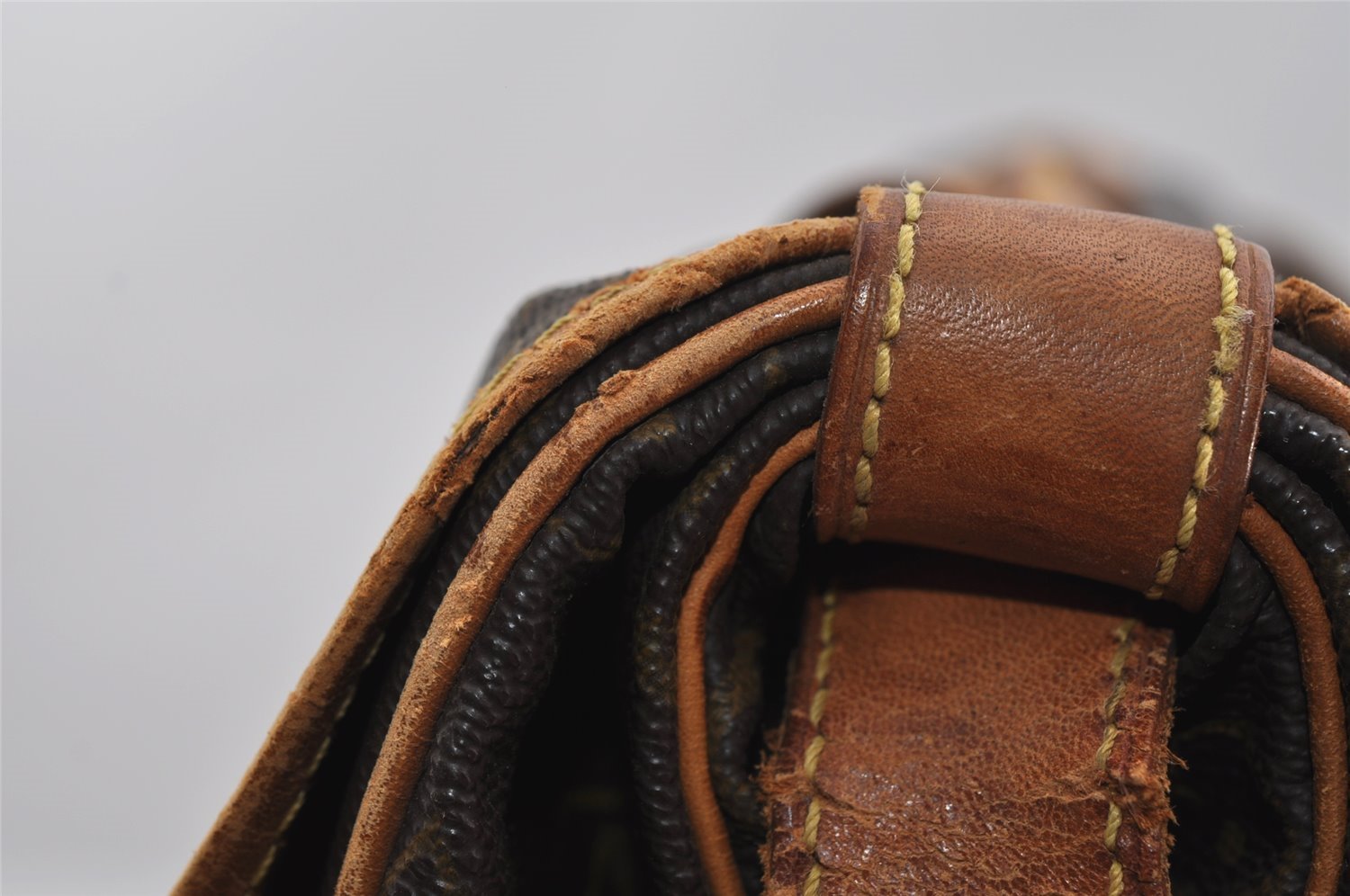 Authentic Louis Vuitton Monogram Saumur 43 Shoulder Cross Bag M42252 LV 2666I