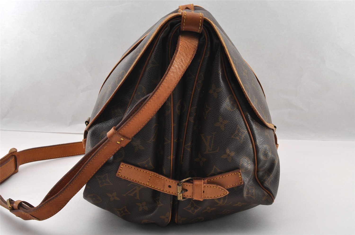 Authentic Louis Vuitton Monogram Saumur 35 Shoulder Cross Bag M42254 LV 2673I