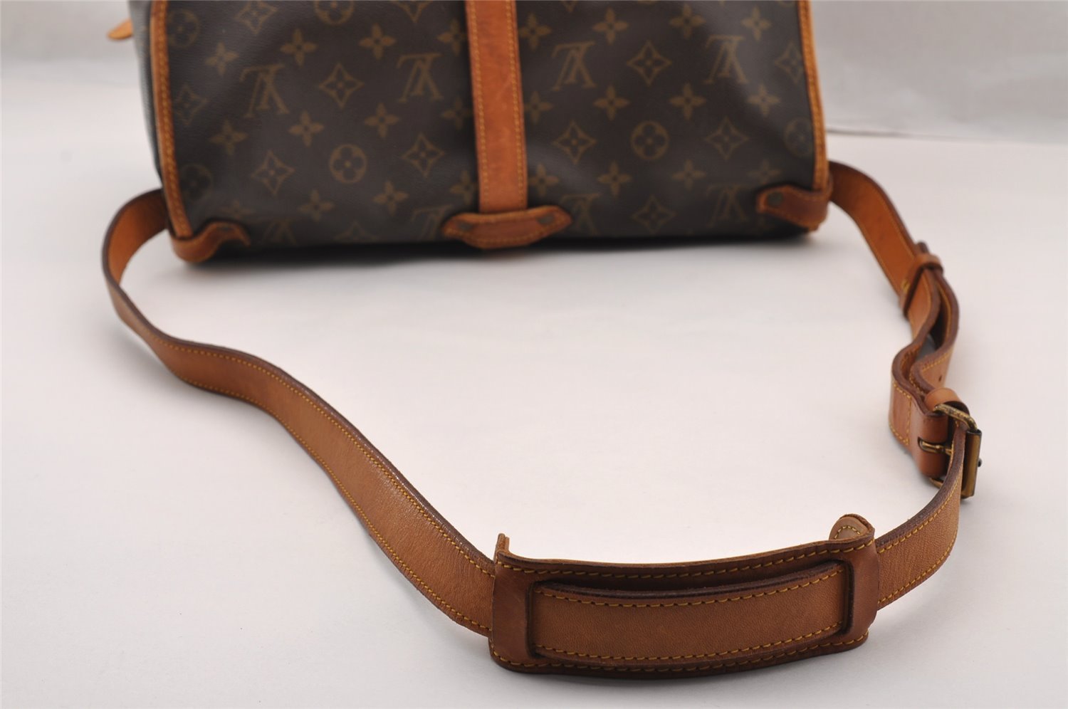 Authentic Louis Vuitton Monogram Saumur 35 Shoulder Cross Bag M42254 LV 2673I
