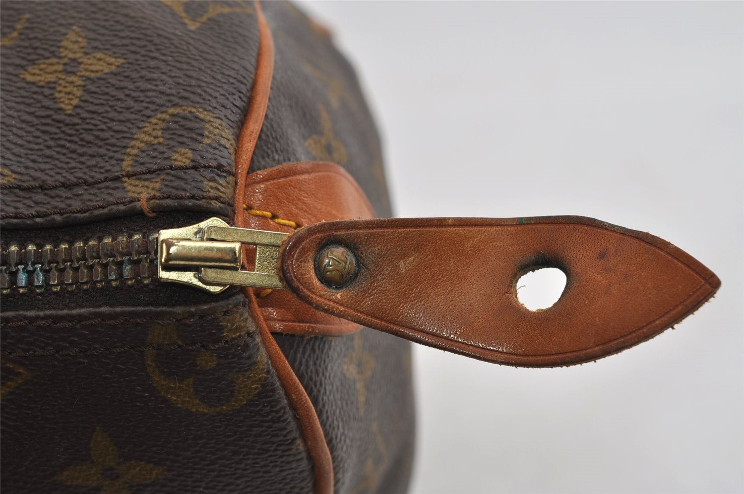 Authentic Louis Vuitton Monogram Speedy 25 Boston Hand Bag M41528 LV 2678I