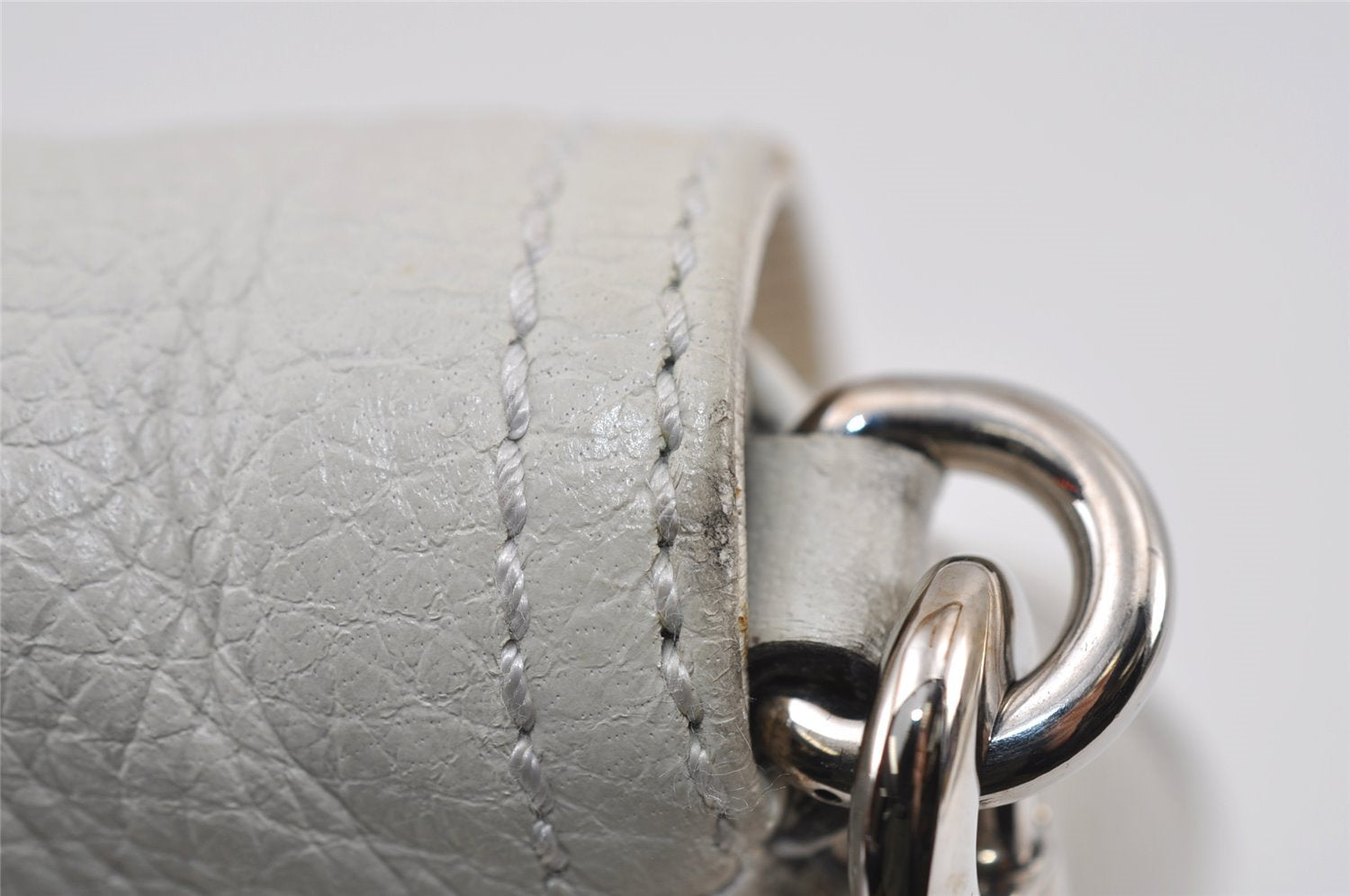 Authentic GUCCI Bamboo Chain Shoulder Hand Bag Purse Leather 235320 White 2680I