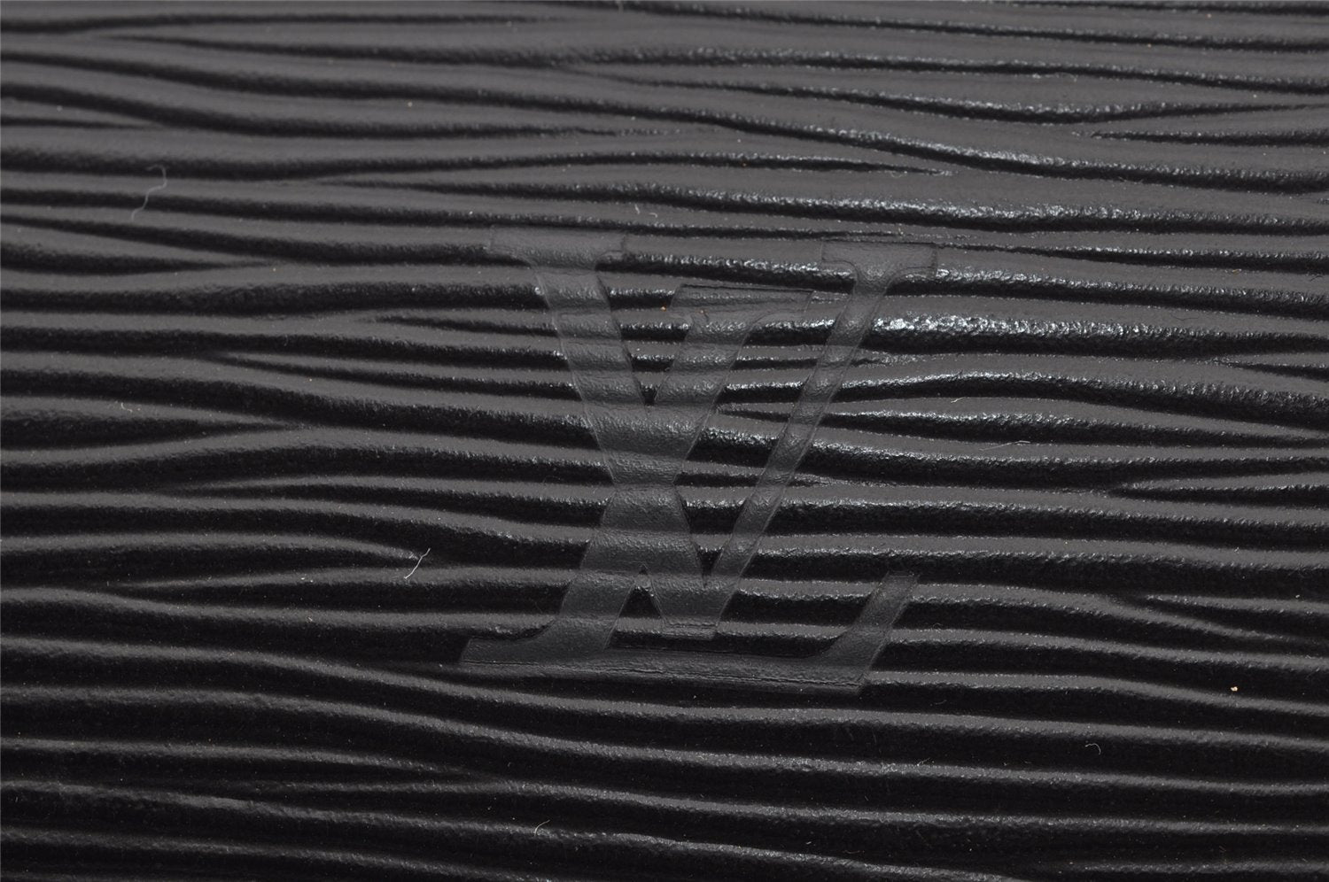 Authentic Louis Vuitton Epi Solferino 45 Shoulder Bag Black M42862 LV 2684I