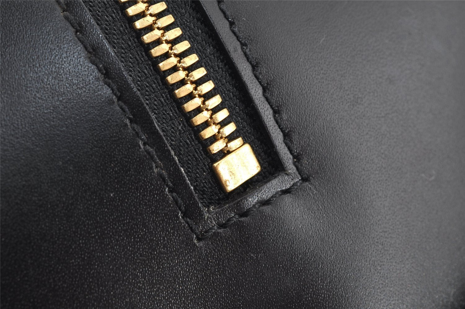 Authentic Louis Vuitton Epi Solferino 45 Shoulder Bag Black M42862 LV 2684I