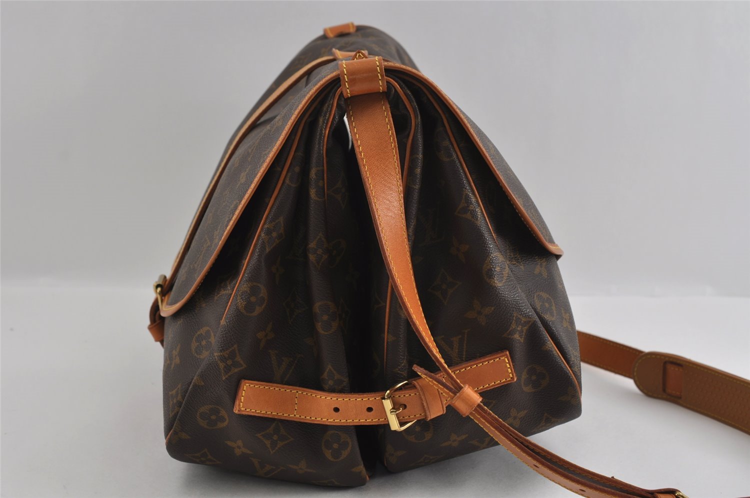 Authentic Louis Vuitton Monogram Saumur 35 Shoulder Cross Bag M42254 LV 2693I