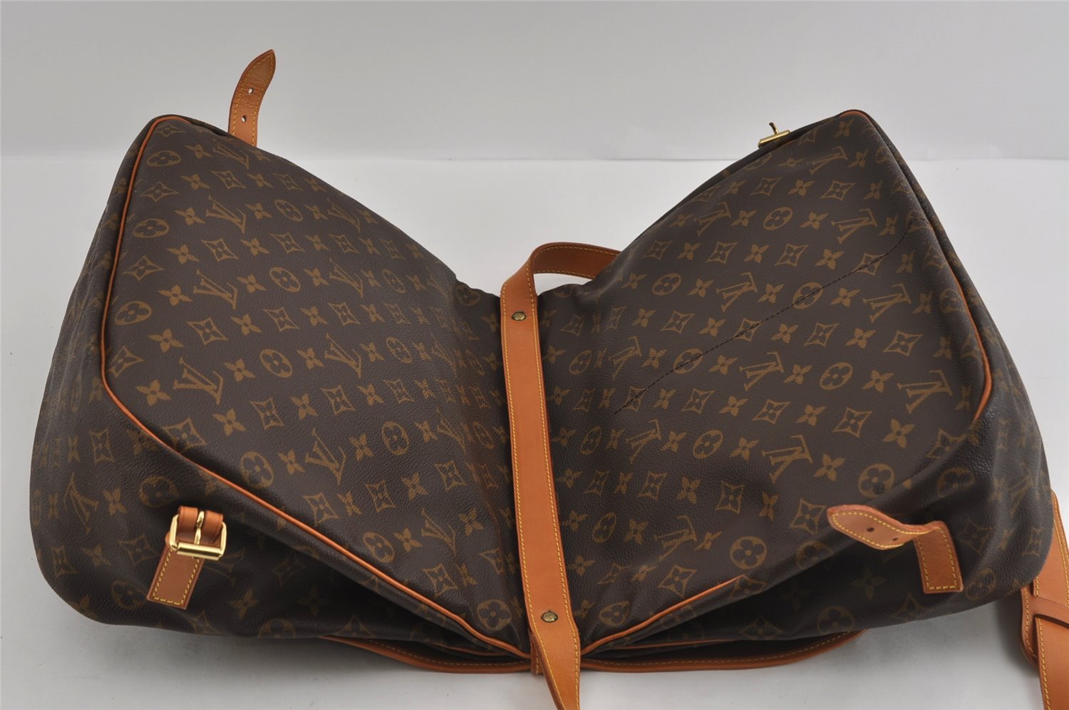 Authentic Louis Vuitton Monogram Saumur 35 Shoulder Cross Bag M42254 LV 2693I