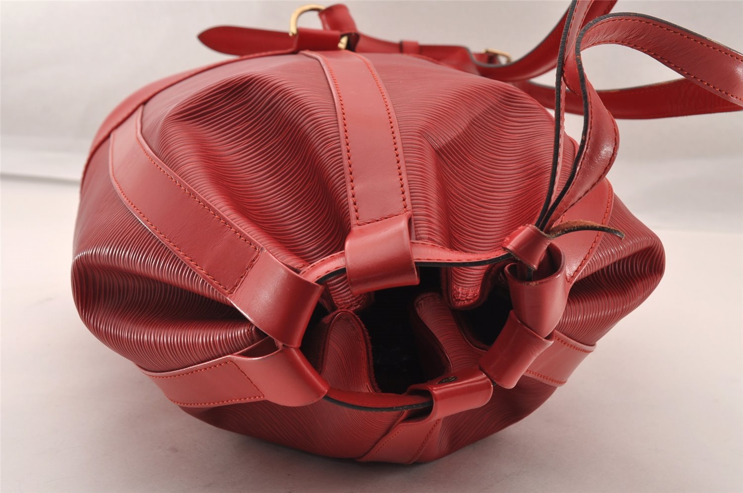 Authentic Louis Vuitton Epi Randonnee PM Shoulder Bag Red LV 2698I