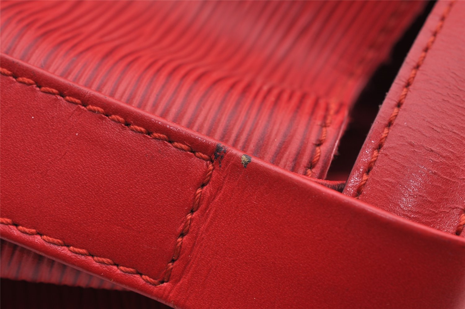 Authentic Louis Vuitton Epi Randonnee PM Shoulder Bag Red LV 2698I