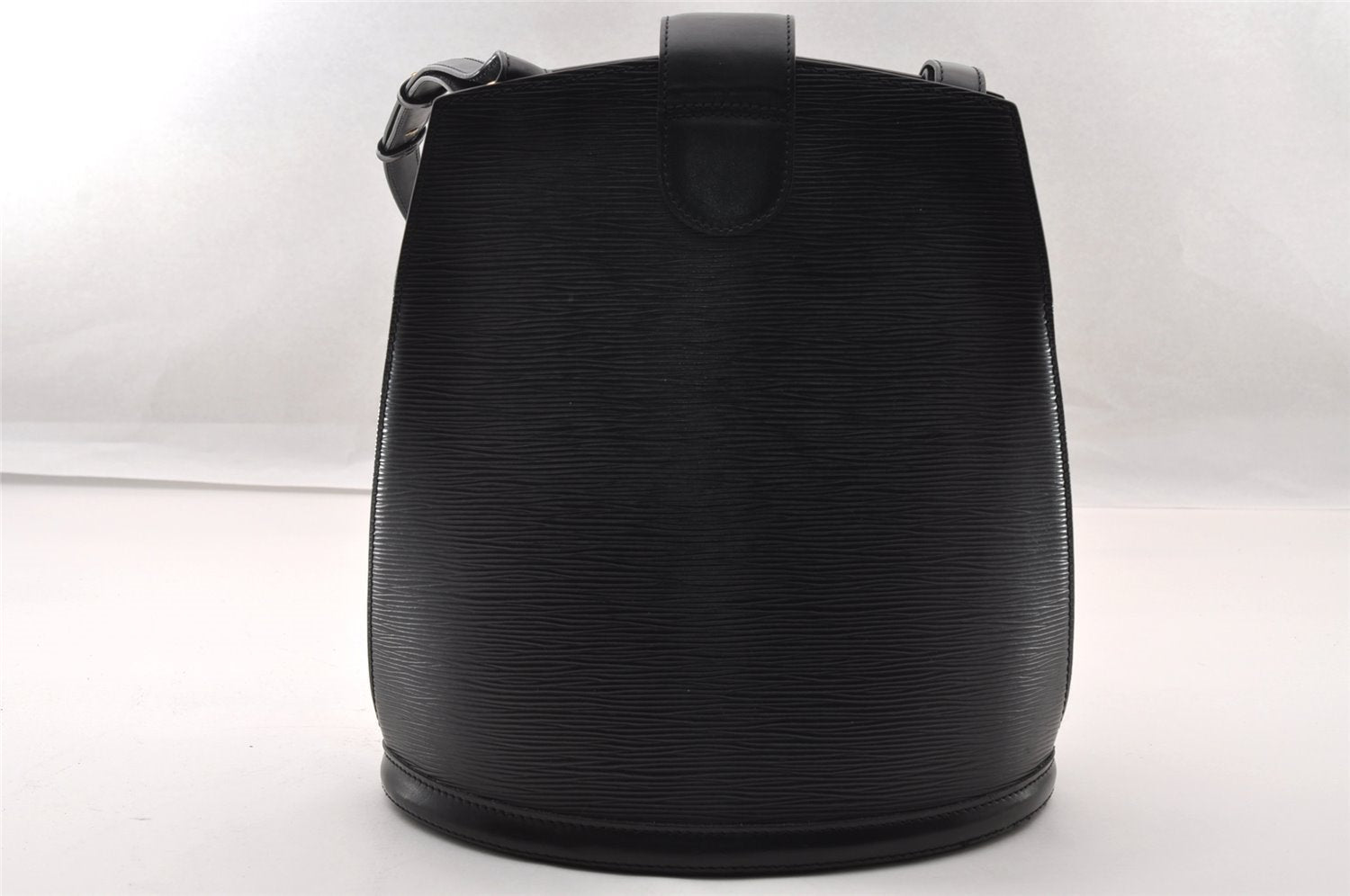 Authentic Louis Vuitton Epi Cluny Shoulder Bag Purse Black M52252 LV 2705I