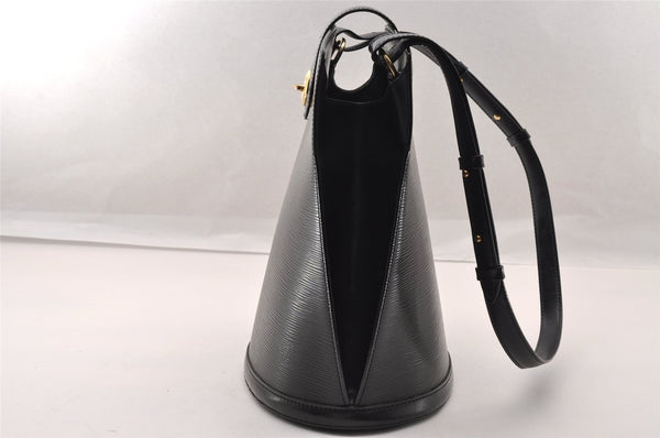 Authentic Louis Vuitton Epi Cluny Shoulder Bag Purse Black M52252 LV 2705I