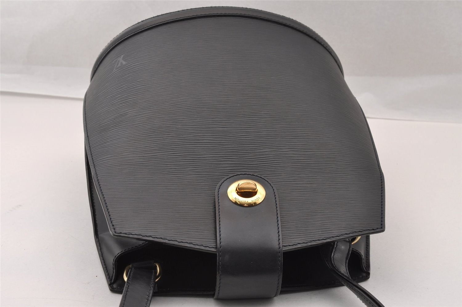 Authentic Louis Vuitton Epi Cluny Shoulder Bag Purse Black M52252 LV 2705I