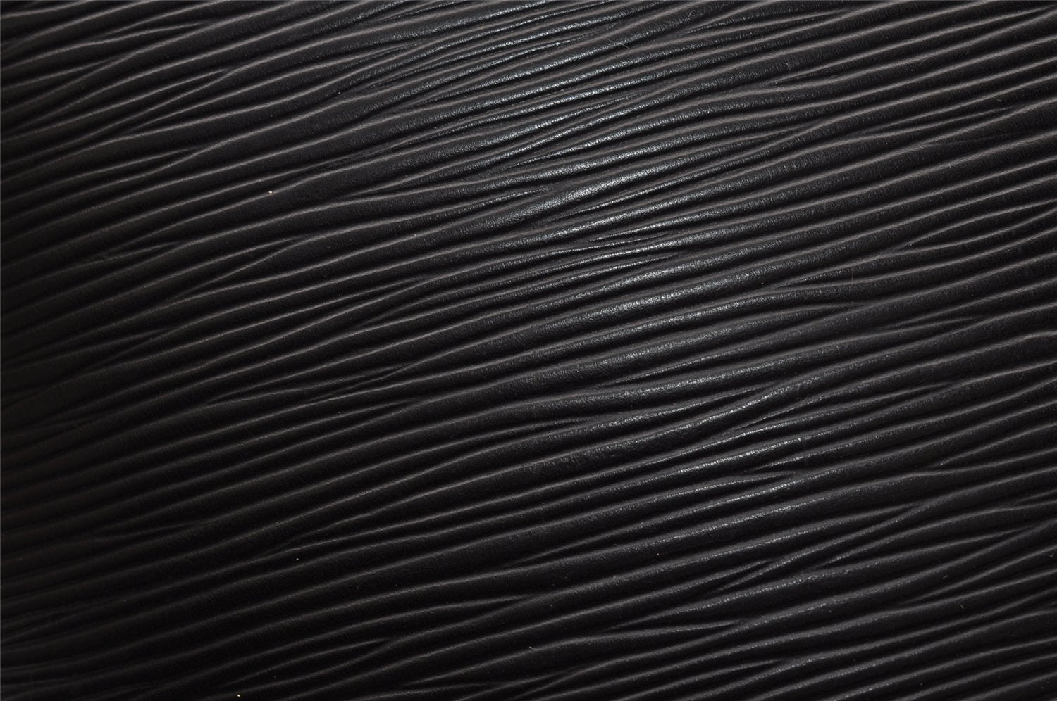 Authentic Louis Vuitton Epi Cluny Shoulder Bag Purse Black M52252 LV 2705I