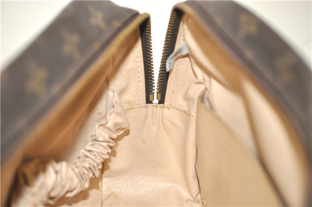 Auth Louis Vuitton Monogram Trousse Toilette 28 Clutch Hand Bag M47522 LV 2721D