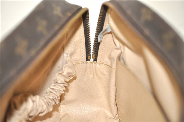 Auth Louis Vuitton Monogram Trousse Toilette 28 Clutch Hand Bag M47522 LV 2721D