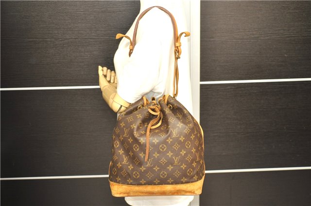 Authentic Louis Vuitton Monogram Noe Shoulder Bag M42224 LV 2733D