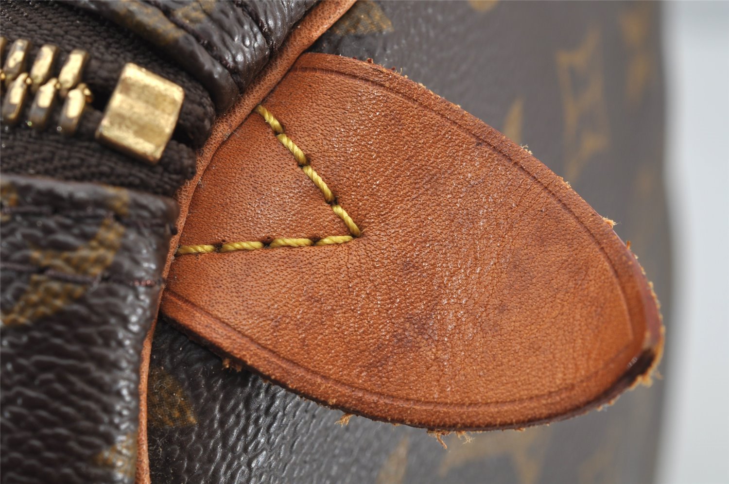 Authentic Louis Vuitton Monogram Keepall 50 Travel Boston Bag M41426 LV 2767I