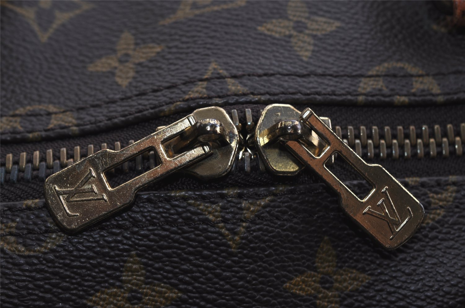 Authentic Louis Vuitton Monogram Keepall 55 Travel Boston Bag M41424 LV 2776I