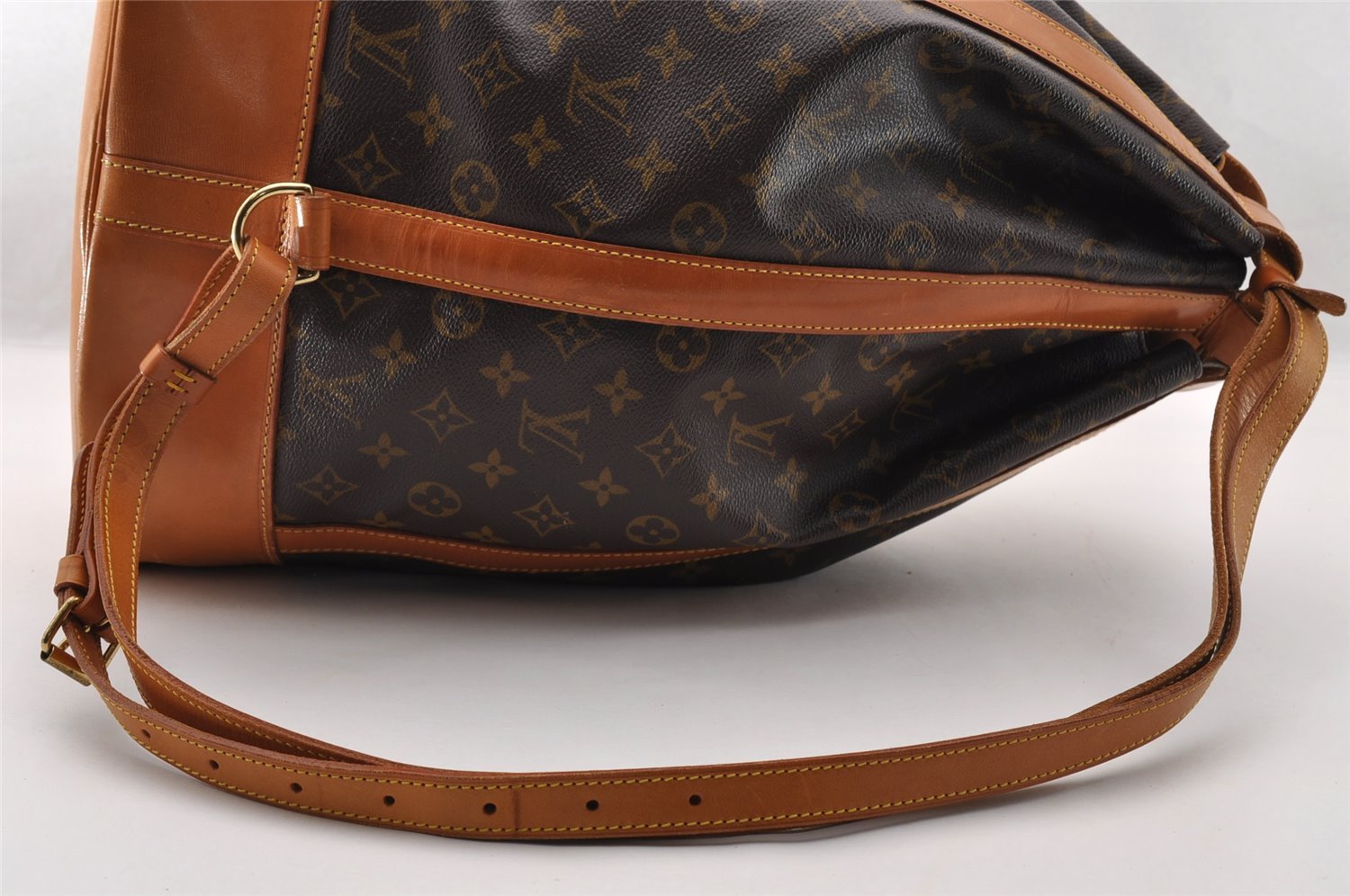 Authentic Louis Vuitton Monogram Randonnee GM Shoulder Bag M42244 LV 2777I